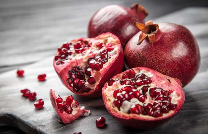 15.Pomegranate-And-Tomato-Face-Pack.jpg