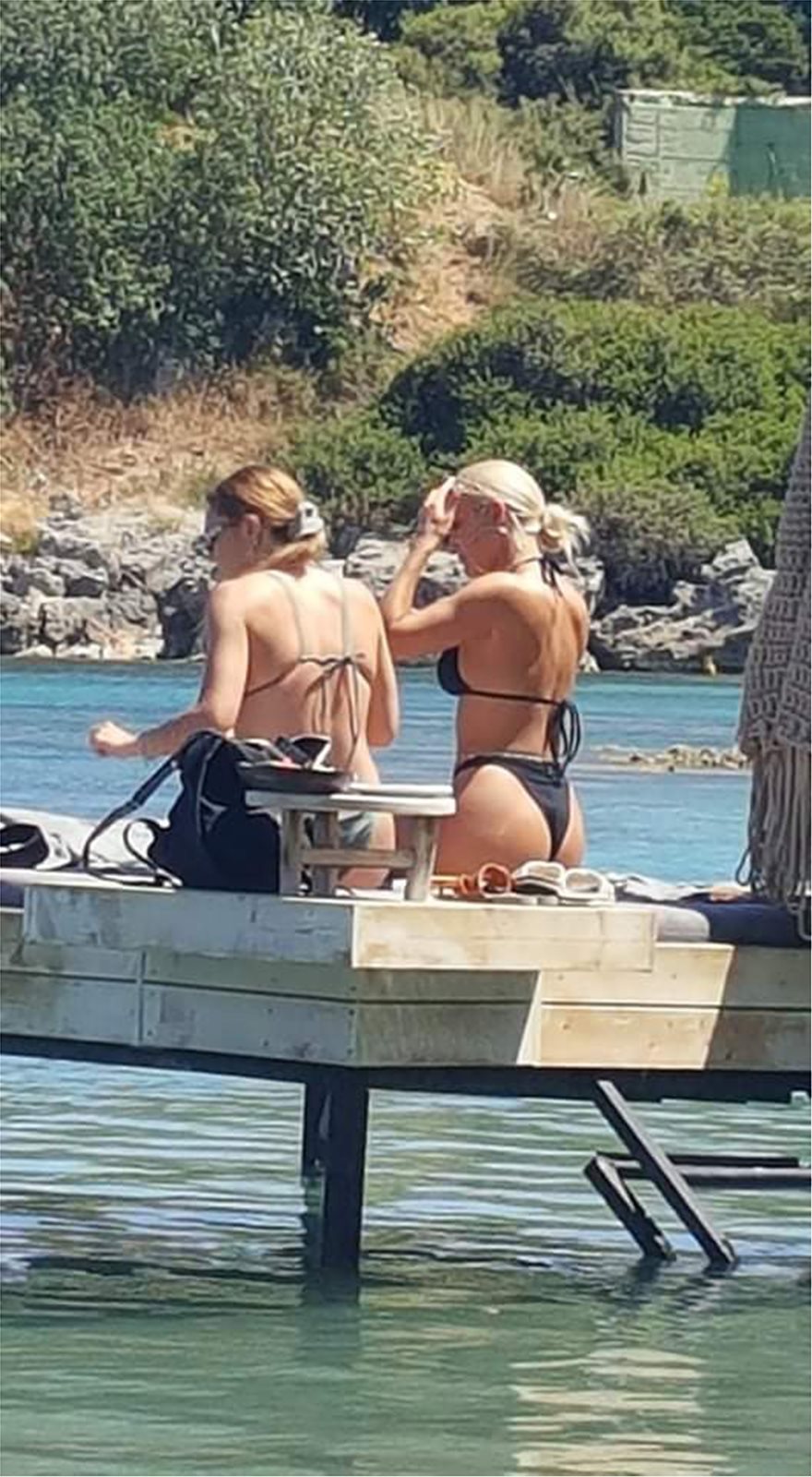 touni_paralia2