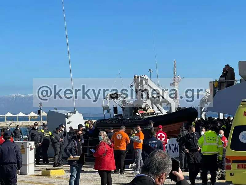 Αγωνία για δύο εγκλωβισμένους στο γκαράζ του φλεγόμενου πλοίου στην Κέρκυρα - Πληροφορίες για 11 αγνοούμενους (pics+vid) | 1001