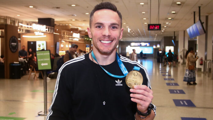 petrounias.jpg