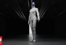 Το ρομπότ IRON κινείται τόσο ομαλά, που το άνοιξαν επί σκηνής για να δείξουν ότι δεν είναι άνθρωπος