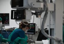 Μάχη για τη ζωή του δίνει ο 22χρονος που κατάπιε ολόκληρο μπέργκερ – «Το έκανε συχνά» λέει φίλος του