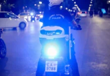 Δάφνη: Διαρρήκτες εμβόλισαν μηχανές της ΕΛ.ΑΣ και τραυμάτισαν αστυνομικούς