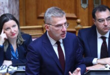 Μήνυση και αγωγή προανήγγειλε ο Άκης Σκέρτσος για τη Ζωή Κωνσταντοπούλου: «Είστε παντρεμένος με τη Δικαιοσύνη», «διώκετε γυναίκες»