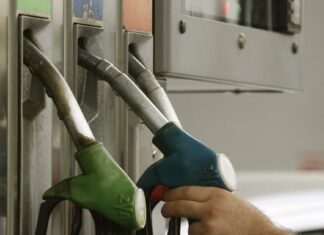 Jet Oil: Παγώνει τους λογαριασμούς της ο Χαράλαμπος Βουρλιώτης μετά το προσωρινό λουκέτο