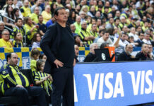 Εργκίν Αταμάν στα αποδυτήρια: «Δώσατε απάντηση στο παρκέ όταν 10.000 οπαδοί έβριζαν τη μητέρα μου»