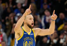 Τρομερό καλάθι του Στεφ Κάρι από τη μία πλευρά του γηπέδου στην άλλη