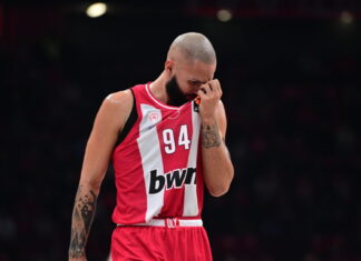 Ολυμπιακός – Βαλένθια 92-99: Νέα ήττα για τους Πειραιώτες μετά από απίστευτο «μπλακ άουτ» στο ΣΕΦ