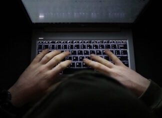 Συνελήφθη 49χρονος που εξυμνούσε την κακοποίηση κατά γυναικών στα social media – Κατηγορείται για προτροπή σε αυτοκτονία σε live μετάδοση