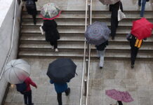 Καιρός αύριο: Τοπικές βροχές σε Αττική και Θεσσαλονίκη – Σποραδικές καταιγίδες στα νησιά, χιόνια στα ορεινά