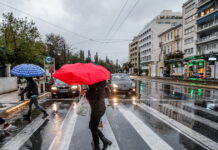 Καιρός σήμερα: Καταιγίδες σε Κρήτη – Τοπικές βροχές και συννεφιά στην υπόλοιπη χώρα