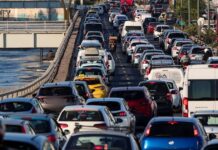 Κίνηση στους δρόμους: Ουρές χιλιομέτρων στην άνοδο του Κηφισού – Στο «κόκκινο» Αττική Οδός και Κηφισίας