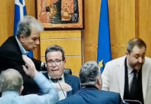 Πεδίο μάχης το περιφερειακό συμβούλιο Δυτικής Μακεδονίας: Φωνές, σπρωξιές και διακοπή – Βίντεο από τις στιγμές έντασης