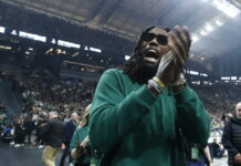 Ο Λεσόρ ανέβηκε στο αυτοκίνητό του και τραγούδησε «βουντού – βουντού» με τους φίλους του Παναθηναϊκού