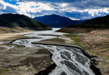 Λίμνη Μόρνου: Νέες αποκαρδιωτικές φωτογραφίες – Παρά τις καταιγίδες παραμένει σε ιστορικά χαμηλά το απόθεμα νερού