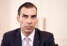 Θεμιστοκλέους για τη δωρεά σπέρματος από Δανό με καρκινογόνο μετάλλαξη: «Μπορεί να υπάρχουν 12 οικογένειες από τον ίδιο δότη στην Ελλάδα»