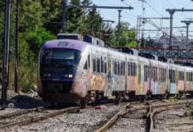 Καθυστερήσεις στον Προαστιακό λόγω φωτιάς στον Ασπρόπυργο