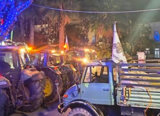 Μπλόκα αγροτών: Διαμαρτυρία με «παρέλαση» τρακτέρ σε Λάρισα και Βόλο για τον προϋπολογισμό
