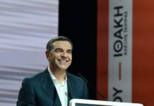 Ο Τσίπρας συνεχάρη τηλεφωνικά στον Πιερρακάκη για την εκλογή στην προεδρία του Eurogroup