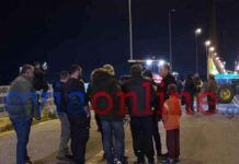Οι αγρότες απέκλεισαν την υψηλή γέφυρα της Χαλκίδας