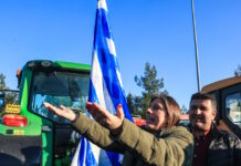 Ζωή Κωνσταντοπούλου από το μπλόκο της Νίκαιας: «Οι αγρότες δεν ενέδωσαν στην κοροϊδία του πρωθυπουργού»