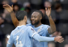 Premier League: Επιστροφή στις νίκες για τη Μάντσεστερ Σίτι, ήττα με ανατροπή για την Μπράιτον του Κωστούλα