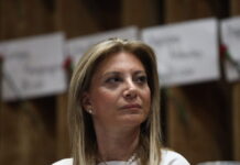 Μαρία Καρυστιανού: «Κουρελόχαρτο το Σύνταγμα, καταργήστε το Αρθρο 86» – Η συμφωνία ΕΕ-Mercosur και ο Νίκος Δένδιας