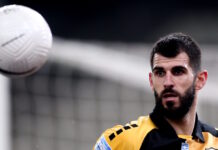 Ο πρώην παίκτης των ΑΕΚ και ΠΑΟΚ, Ολιβέιρα, αποβλήθηκε στον τελικό του League Cup Πορτογαλίας γιατί έκανε χειρονομίες στην εξέδρα