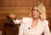 Σία Κοσιώνη: Νοσηλεύεται στην εντατική με πνευμονία