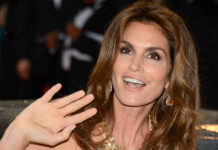 Σίντι Κρόφορντ: «Το πρόσωπο που έχεις στα 60 το κέρδισες»