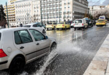 Καιρός σήμερα: Βροχές και καταιγίδες σε Αττική και Θεσσαλονίκη – Έντονα φαινόμενα στα νησιά και την Πελοπόννησο