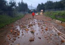 Καλαμάτα: Πλημμυρισμένοι δρόμοι και κατολισθήσεις στην από την κακοκαιρία – Σχηματίστηκε καταρράκτης