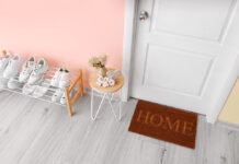 Εσείς ζητάτε από τους καλεσμένους σας να βγάζουν τα παπούτσια τους;