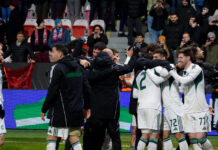 Βικτόρια Πλζεν – Παναθηναϊκός: Οι έξαλλοι πανηγυρισμοί των παικτών του «τριφυλλιού» μετά την επική πρόκριση στους 16 του Europa League