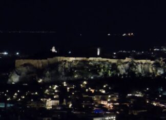 Η Ακρόπολη στο σκοτάδι: Η στιγμή που σβήνουν τα φώτα για την «Ώρα της Γης»