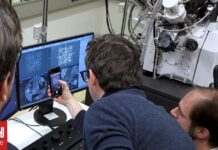 Επιστήμονες δημιούργησαν τον μικρότερο QR κώδικα του κόσμου, που δεν είναι ορατός με γυμνό μάτι