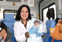 Ηράκλειο: Η γέννα μέσα στο ασθενοφόρο και η πρώτη φωτογραφία του «βιαστικού» μπόμπιρα – Συγκινητικές στιγμές