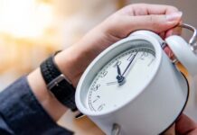 Αλλαγή ώρας 2026: Ποια Κυριακή του Μαρτίου πάμε τα ρολόγια μας μία ώρα μπροστά