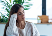 Γιατί πονάει τόσο αυτό που “δεν ήταν τίποτα”