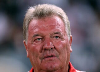 Με άνοια ο Τζον Τόσακ: Μπορεί να μη θυμάται πρωινή συζήτηση αλλά έχει λεπτομέρειες για την εποχή της Λίβερπουλ και της Μαδρίτης