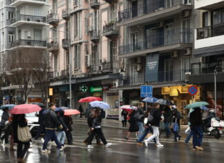 Καιρός αύριο: Βροχές, καταιγίδες και χιόνια στα ορεινά – Οι άνεμοι αγγίζουν τα 7 μποφόρ