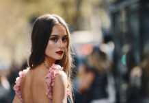 Milan Fashion Week: Οι top αποχρώσεις στα lip looks των fashionistas στις street style εμφανίσεις τους