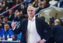 Ένταση μεταξύ Μάρκοβιτς και οπαδού: «Είπε 10 φορές στον Νικολαΐδη γ@@@ τη μάνα σου, ζήτα συγγνώμη από το παιδί τουλάχιστον»