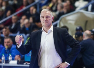 Ένταση μεταξύ Μάρκοβιτς και οπαδού: «Είπε 10 φορές στον Νικολαΐδη γ@@@ τη μάνα σου, ζήτα συγγνώμη από το παιδί τουλάχιστον»