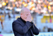 Βόλος – ΑΕΚ: Ο Τσιμεντερίδης απέβαλε τον Μάρκο Νίκολιτς στο ημίχρονο