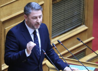 Στο τραπέζι και η πρόταση δυσπιστίας από το ΠΑΣΟΚ