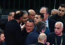 Ολυμπιακός: «Άνθρωπος που συνοδεύει τους διαιτητές είπε στον Μπαρτζώκα «Φύγε από εδώ ρε μ@@@κα»