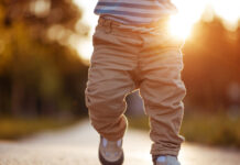 Θεσσαλονίκη: Παιδάκι 2,5 ετών έφυγε από το σπίτι του και περιφερόταν στον δρόμο – Συνελήφθη η μητέρα