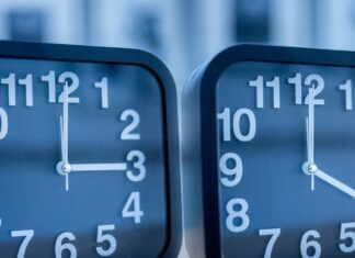 Αλλαγή ώρας 2026: Την Κυριακή 29 Μαρτίου γυρνάμε τα ρολόγια μας μία ώρα μπροστά και χάνουμε ύπνο