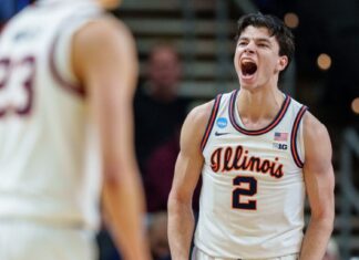 Αντρέι Στογιάκοβιτς: Ο προπονητής του στο NCAA φόρεσε παπούτσια με την ελληνική σημαία προς τιμήν του